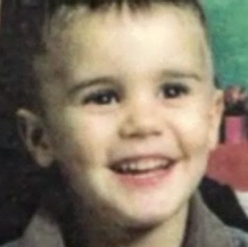 Có rất ít thông tin về cha của Justin nhưng người này có tên là Jeremy Bieber.